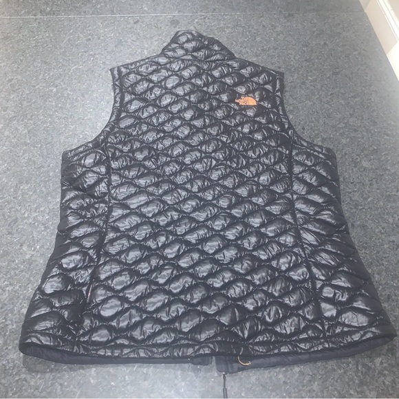 The North Face | Black Women's Thermoball™ Bronze Logo Metallic Vest | Sz XL - Picture 10 of 11